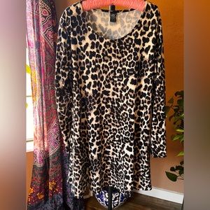 Leopard Print Swing Tunic by Lildy. Size L-XL With Pockets. Poly/spandex